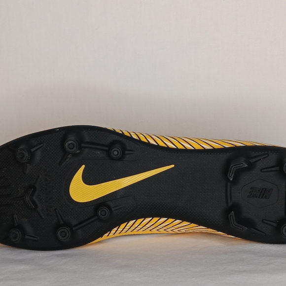 Nike - Picture 8 of 8